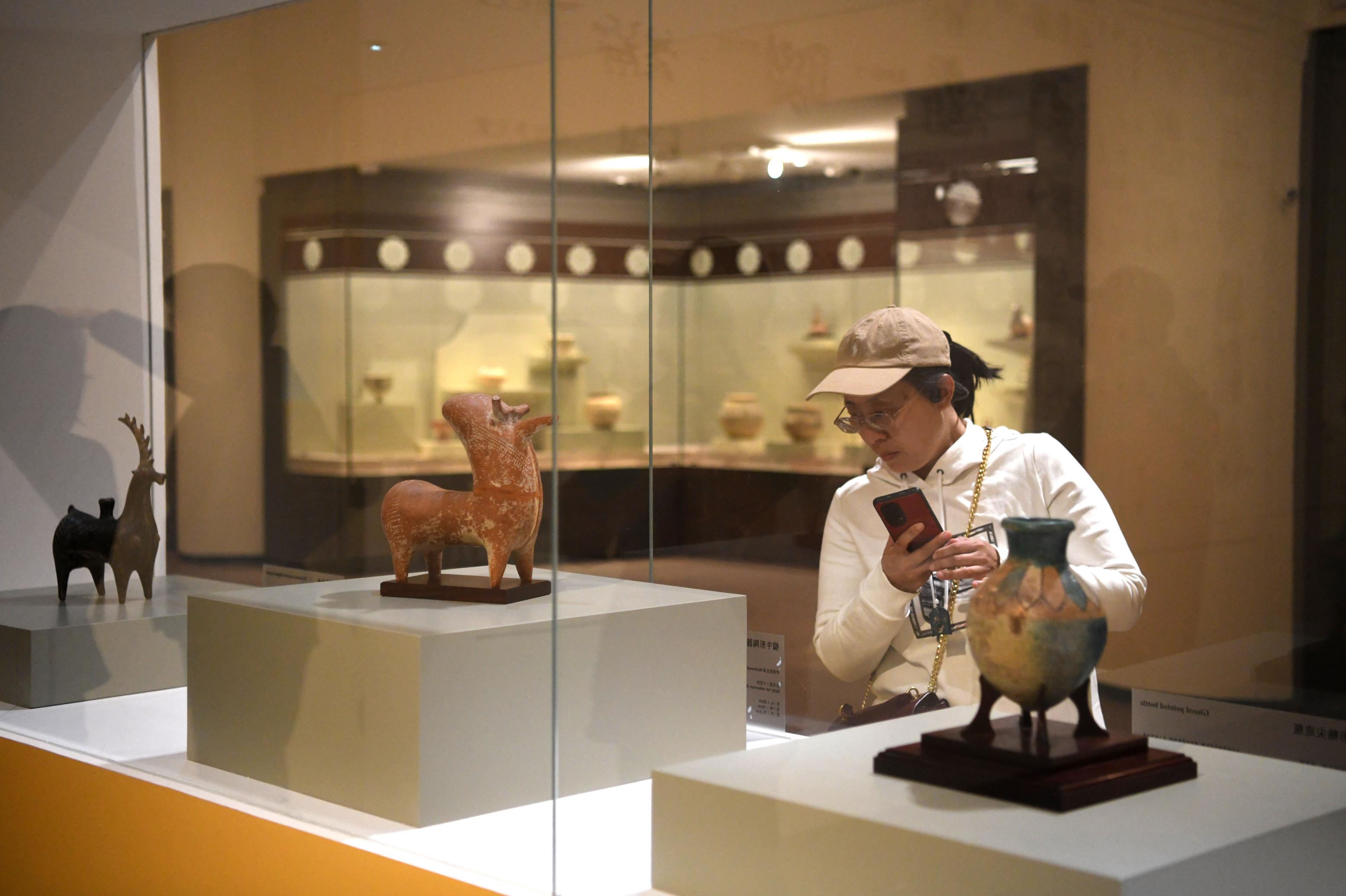 270件古代陶瓷文物亮相清华艺博，展古代东西方文明交流之美 ... ...